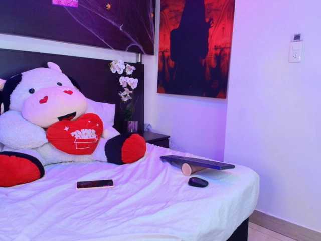 PaoCurly live cam on BongaCams