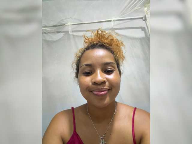 Lovekelly25 live cam on BongaCams