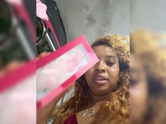 Lovekelly25 live cam on BongaCams