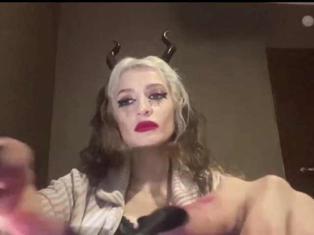 AgathaEro live cam on BongaCams