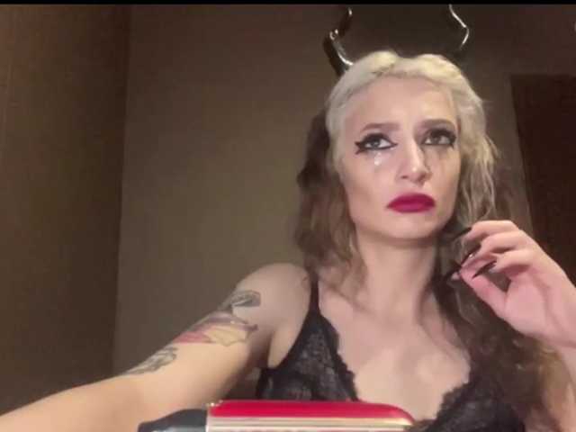 AgathaEro live cam on BongaCams
