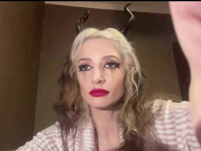 AgathaEro live cam on BongaCams