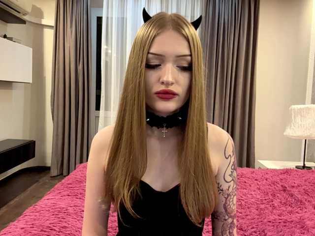 GertieRobaina live cam on BongaCams