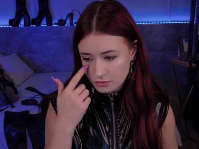 LilyMoonlight webcam