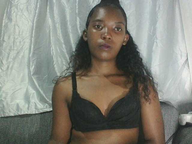 SandyShowertys live cam on BongaCams