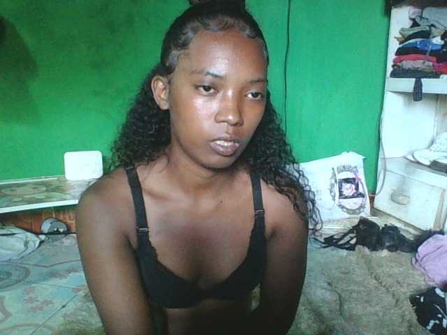 SandyShowertys live cam on BongaCams