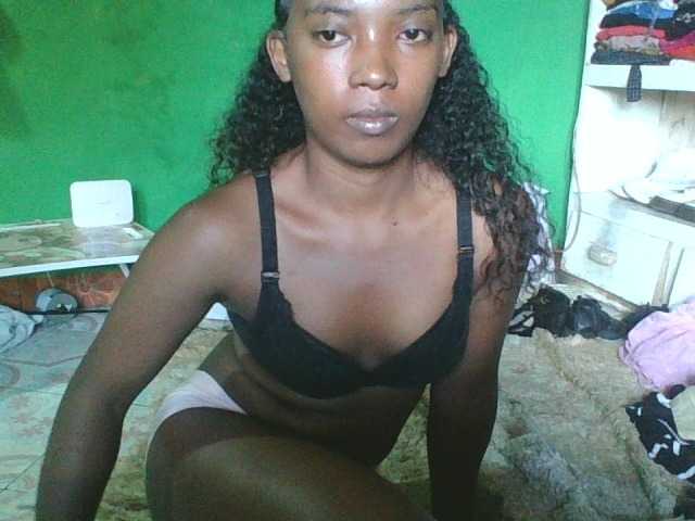 SandyShowertys live cam on BongaCams
