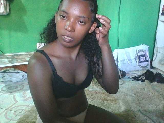 SandyShowertys live cam on BongaCams