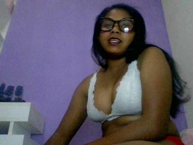 Nantia01 live cam on BongaCams
