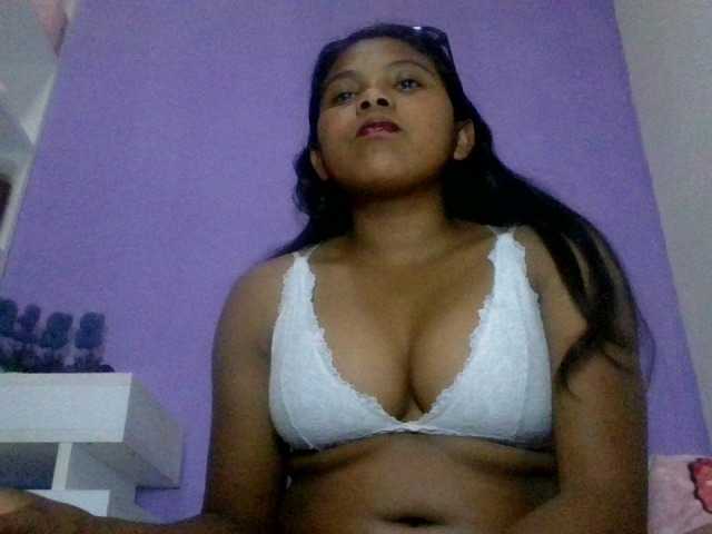 Nantia01 live cam on BongaCams