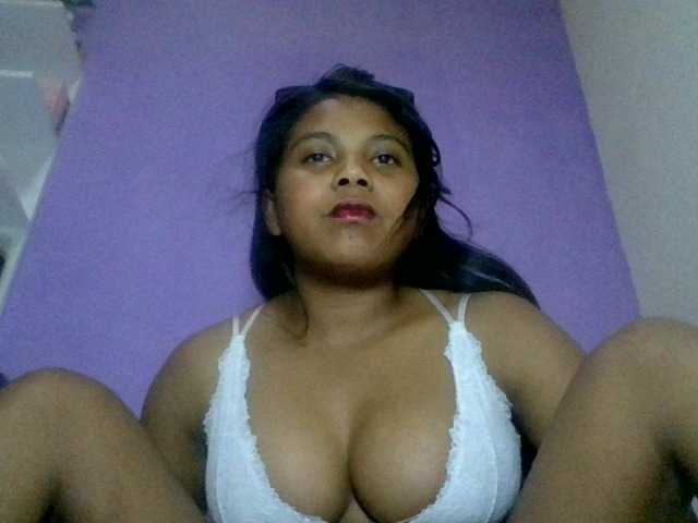 Nantia01 live cam on BongaCams