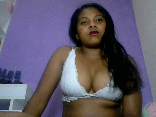 Nantia01 live cam on BongaCams