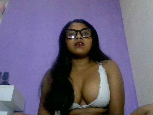 Nantia01 live cam on BongaCams