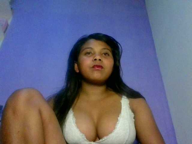 Nantia01 live cam on BongaCams