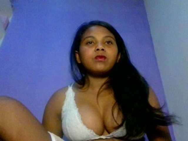 Nantia01 live cam on BongaCams