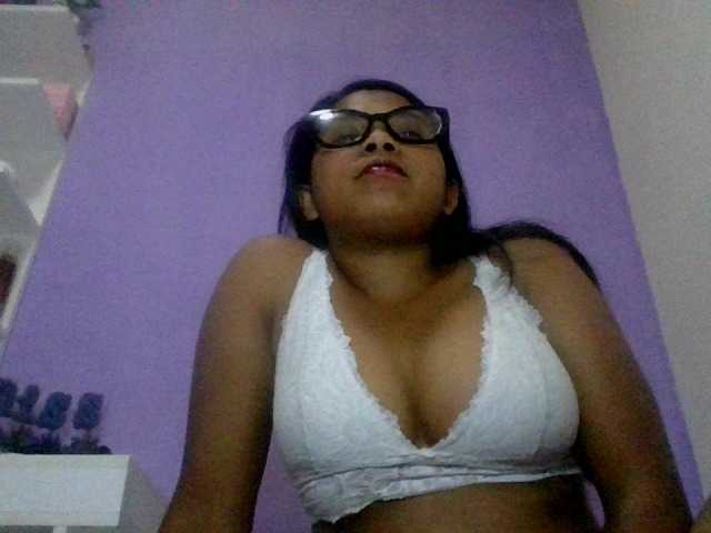 Nantia01 live cam on BongaCams