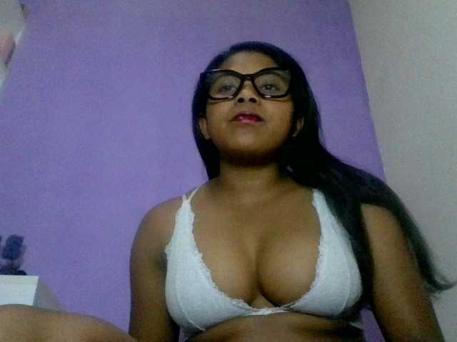 Nantia01 live cam on BongaCams