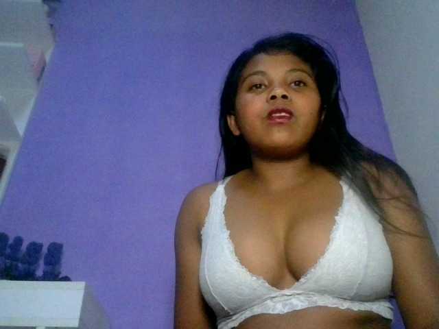 Nantia01 live cam on BongaCams