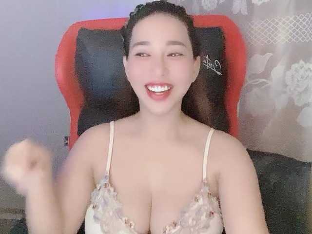 Cherryhot69 live cam on BongaCams