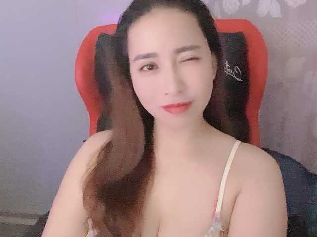 Cherryhot69 live cam on BongaCams
