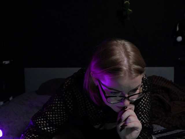 SmallDomGirl live cam on BongaCams