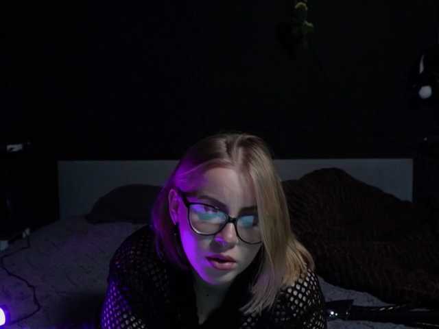 SmallDomGirl live cam on BongaCams