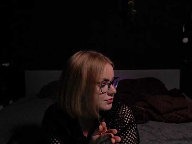 SmallDomGirl
