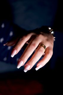Make my nails done