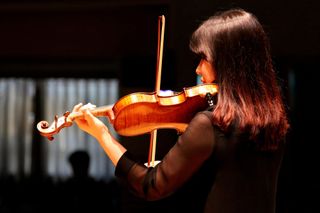 Learning to Play the Violin