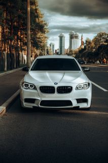 Automobile