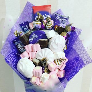 I love sweets very much, I have a terrible sweet tooth.