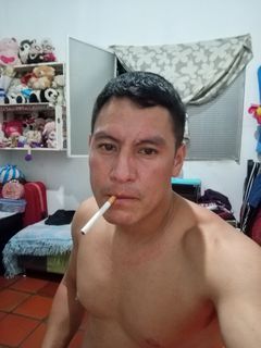 Un cigarro y comer algo rico