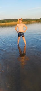 I want to go on holiday and find a girlfriend