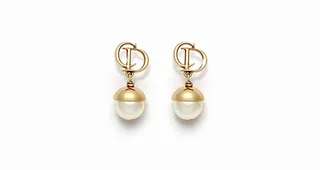 Pearl earrings