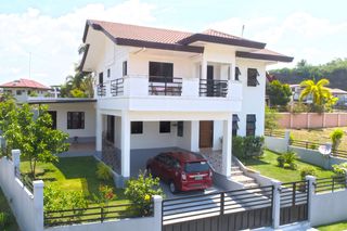 House&lot BrandnewCar