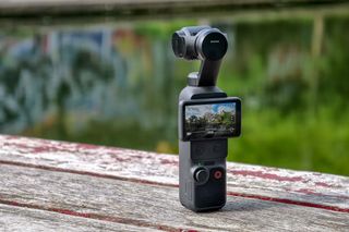 DJI Osmo Pocket 4