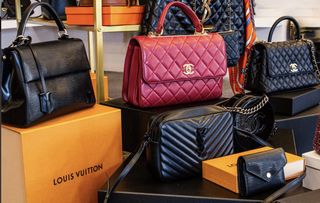 PURSE FETISH