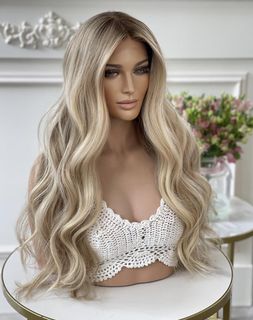 Wig made of completely natural hair