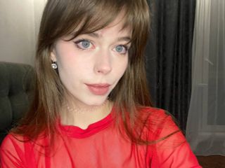 Pink lip gloss with shine