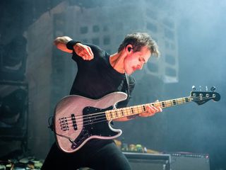Bass guitar