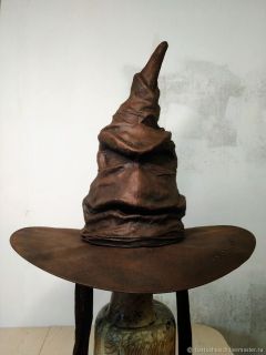 Распределяющая шляпа из Гарри Поттера