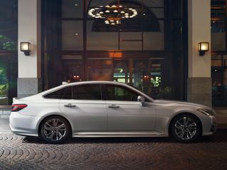 Toyota Crown:)
