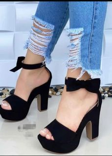 Zapatos de tacón alto para andrea