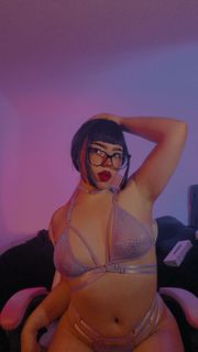 WIGS AN LINGERIE