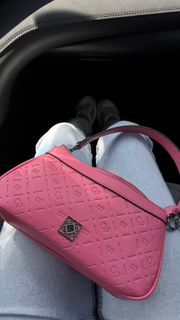 I want a handbag