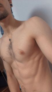 me encantan los pechos grandes y unas nalgas bien hermosas, pero sobre todo deseo a las mujeres.