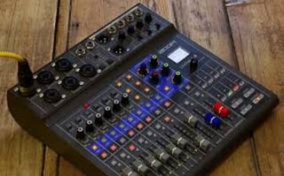 Zoom LiveTrak L-8