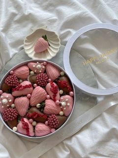 Strawberries in chocolate