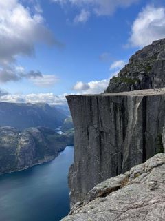 Journey to the ends of the world)