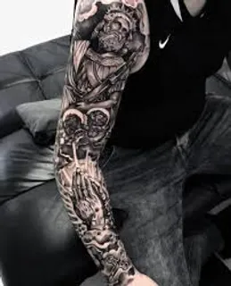 Más tatuajes